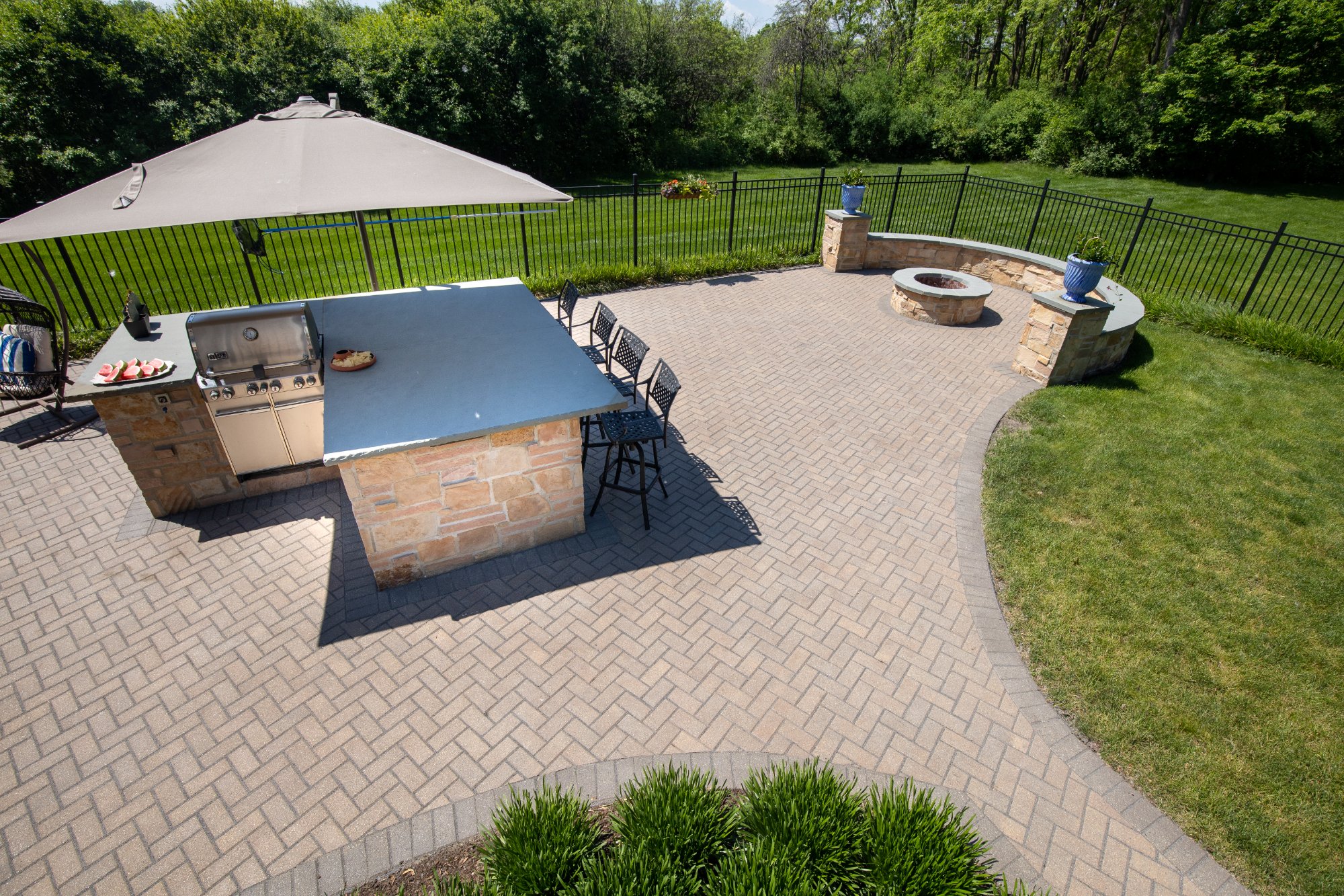 Patio paver maintenance power washing and sealing North Shore IL